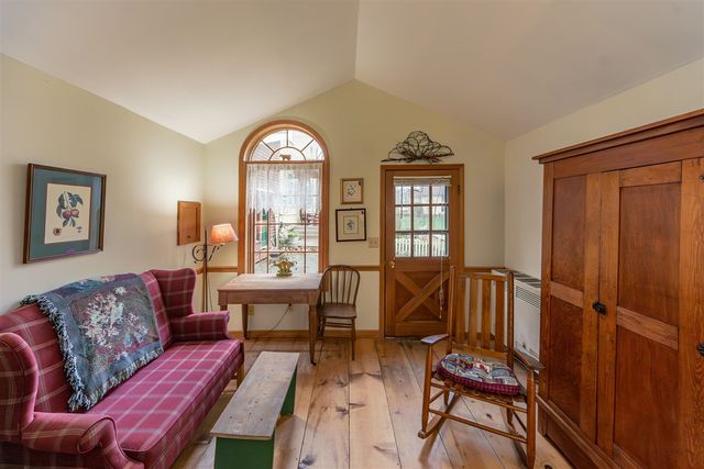 8425 Parshallville Road, Fenton, MI 48430