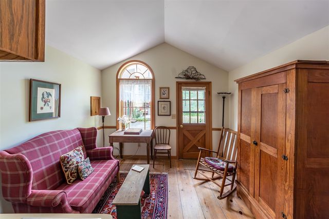 8425 Parshallville Road, Fenton, MI 48430