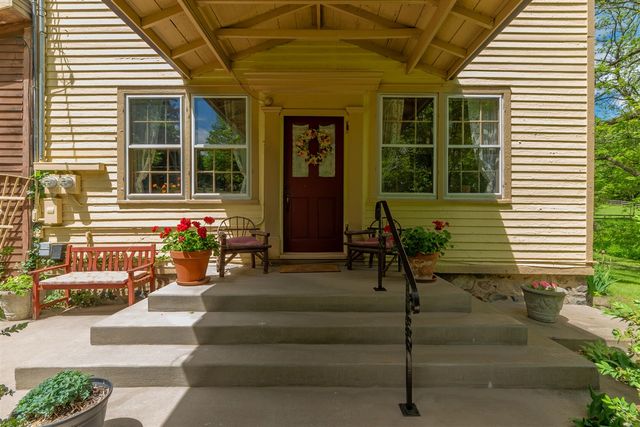 8425 Parshallville Road, Fenton, MI 48430