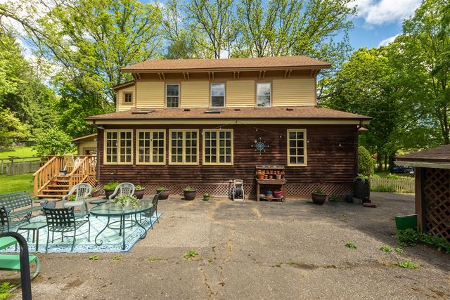 8425 Parshallville Road, Fenton, MI 48430