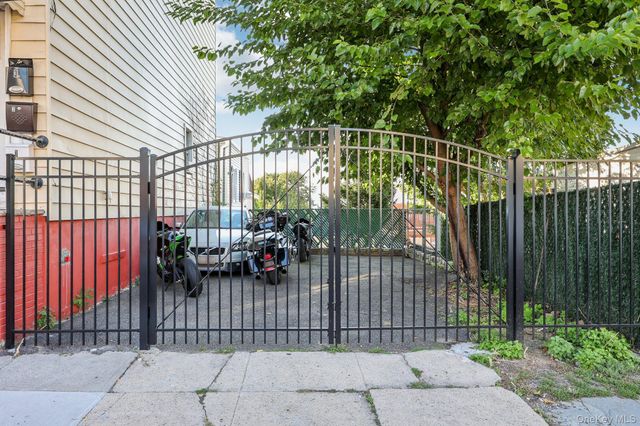 143 Oliver Avenue, Yonkers, NY 10701