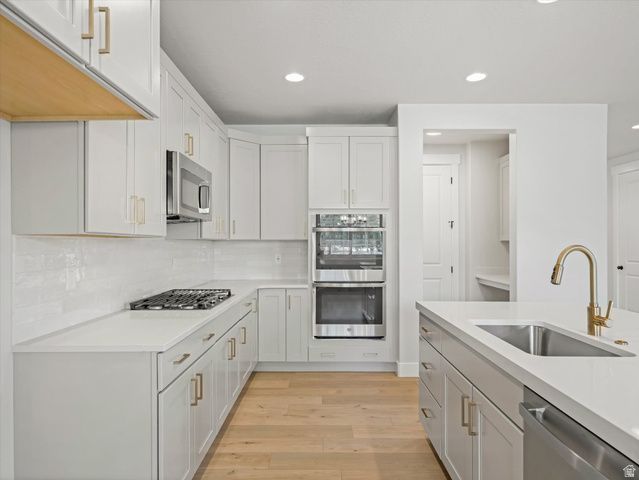 2007 E WALKER MEADOWS CIR, Holladay, UT 84117
