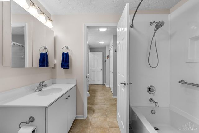 11831 Vaukvalley Lane, Symmes Twp, OH 45249