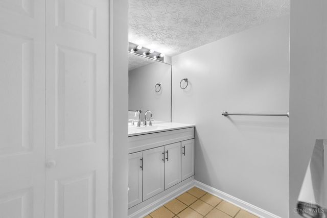 11831 Vaukvalley Lane, Symmes Twp, OH 45249