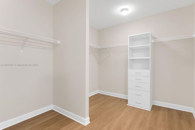 7301 NW 107th Pl, Doral, FL 33178