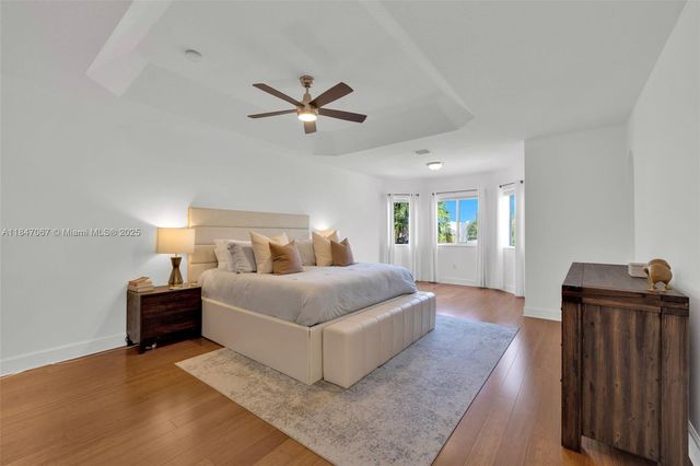 7301 NW 107th Pl, Doral, FL 33178