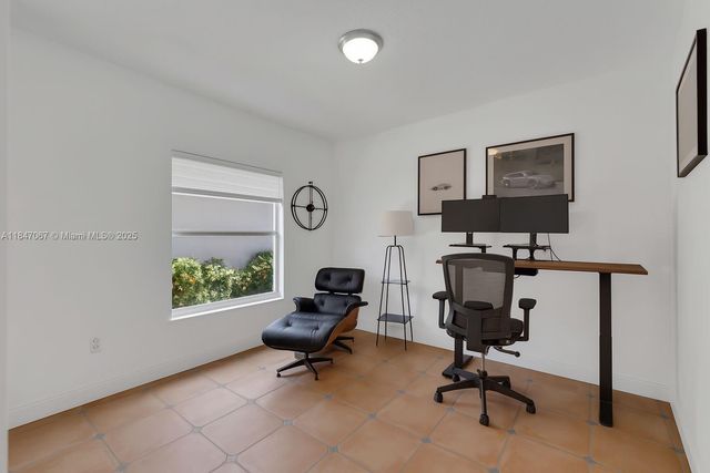 7301 NW 107th Pl, Doral, FL 33178