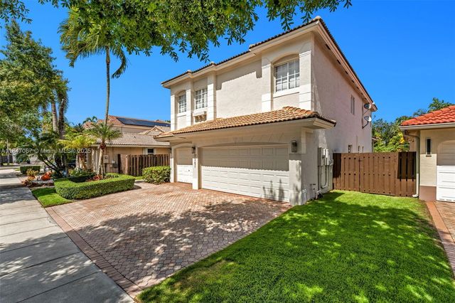 7301 NW 107th Pl, Doral, FL 33178