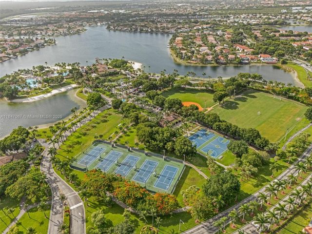 7301 NW 107th Pl, Doral, FL 33178
