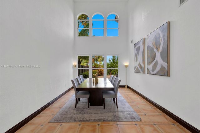 7301 NW 107th Pl, Doral, FL 33178