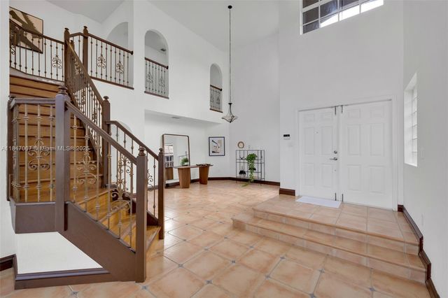 7301 NW 107th Pl, Doral, FL 33178