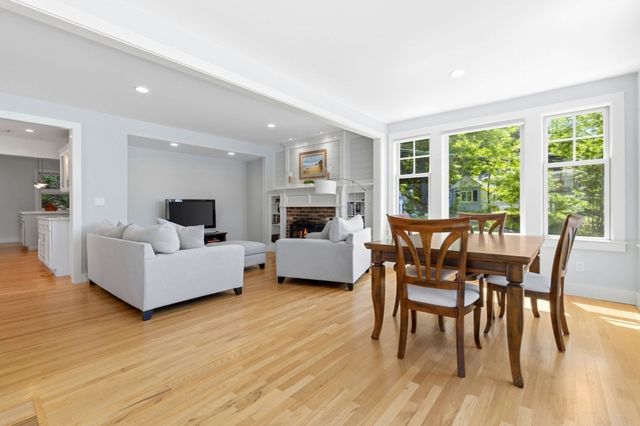 35 Keyes Rd, Westford, MA 01886