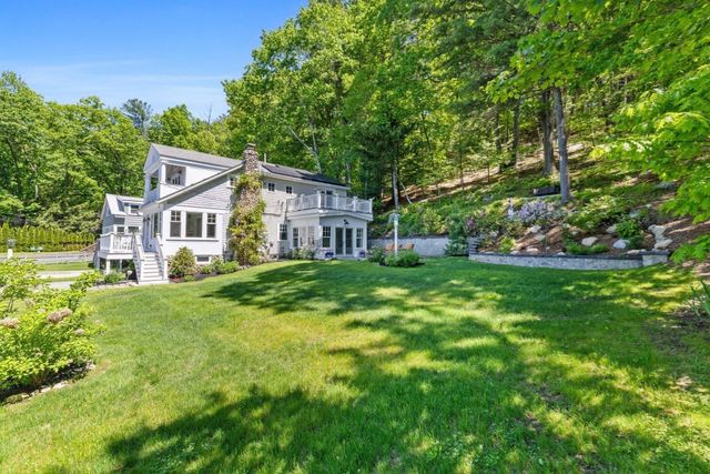 35 Keyes Rd, Westford, MA 01886