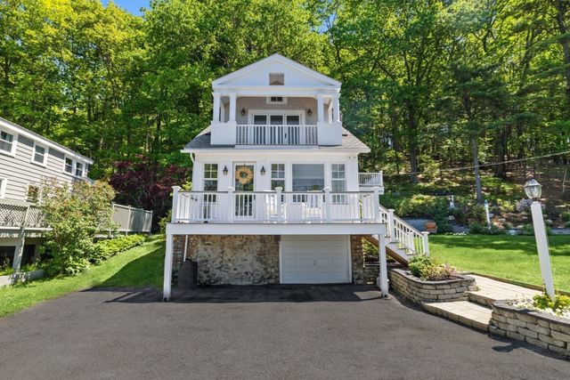 35 Keyes Rd, Westford, MA 01886