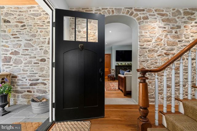 2996 N SUGAN RD, Solebury, PA 18963