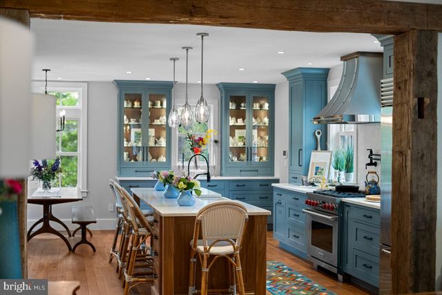 2996 N SUGAN RD, Solebury, PA 18963