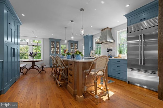 2996 N SUGAN RD, Solebury, PA 18963