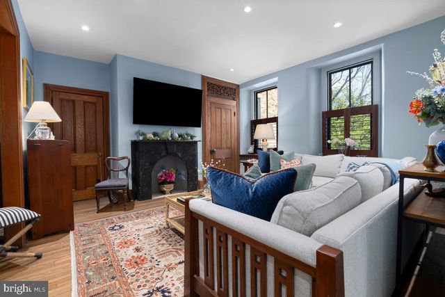 2996 N SUGAN RD, Solebury, PA 18963