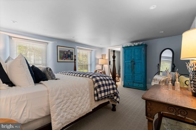 2996 N SUGAN RD, Solebury, PA 18963