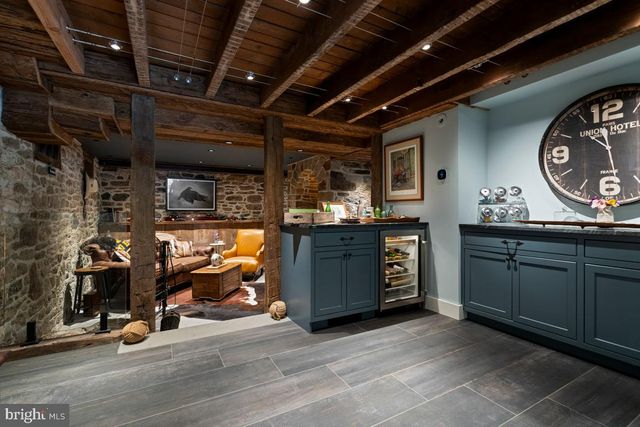 2996 N SUGAN RD, Solebury, PA 18963
