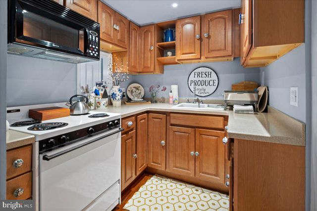 2996 N SUGAN RD, Solebury, PA 18963