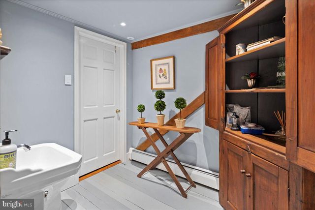 2996 N SUGAN RD, Solebury, PA 18963
