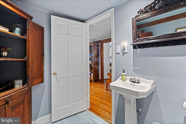 2996 N SUGAN RD, Solebury, PA 18963
