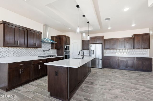 331 Apodaca Road, Socorro, TX 79927