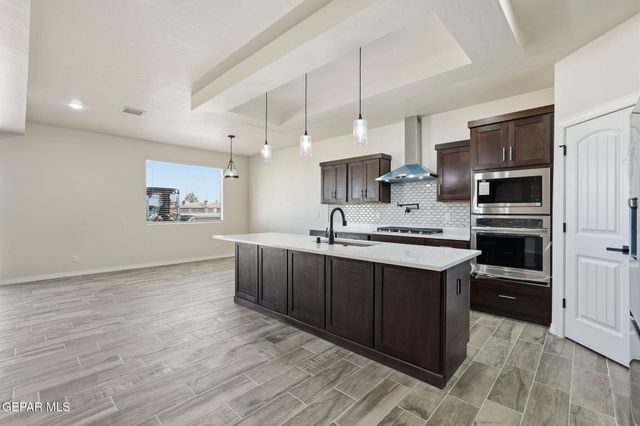 331 Apodaca Road, Socorro, TX 79927
