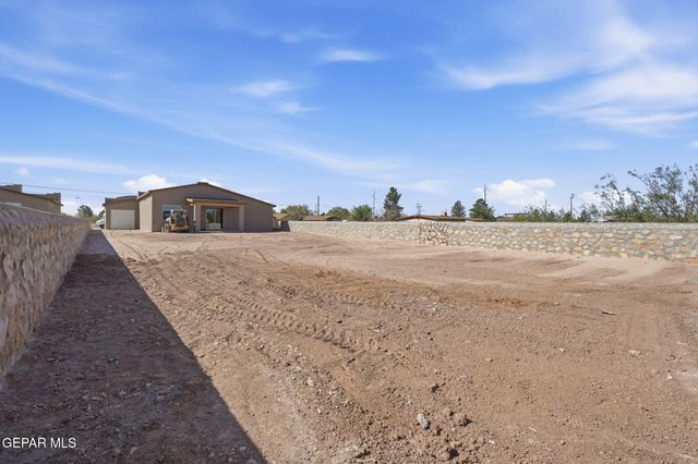 331 Apodaca Road, Socorro, TX 79927