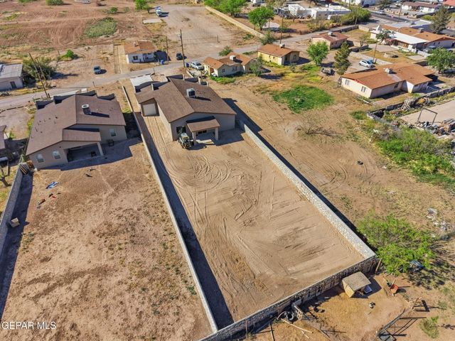 331 Apodaca Road, Socorro, TX 79927