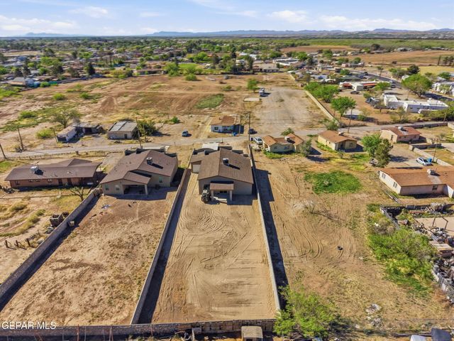 331 Apodaca Road, Socorro, TX 79927