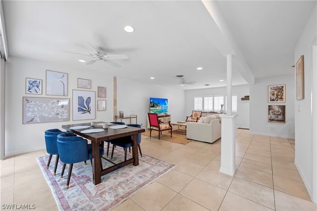 1340 Crayton RD 4, Naples, FL 34102