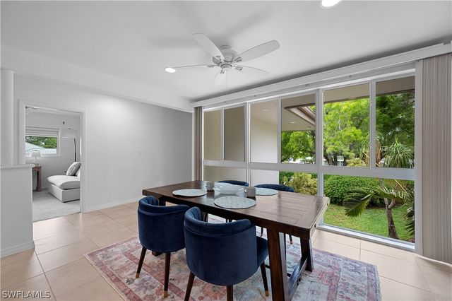 1340 Crayton RD 4, Naples, FL 34102