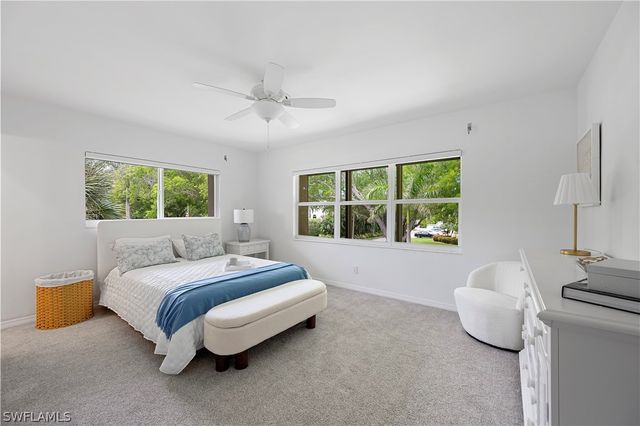 1340 Crayton RD 4, Naples, FL 34102