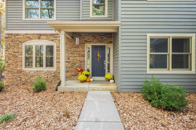 1560 Stonecreek Drive, Niles, MI 49120