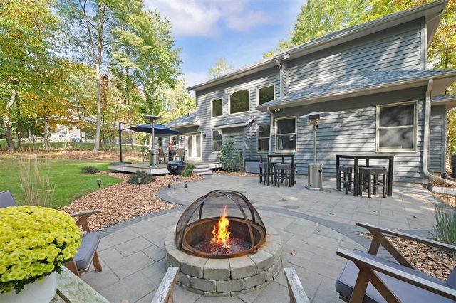 1560 Stonecreek Drive, Niles, MI 49120