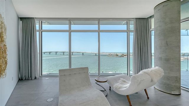 280 GOLDEN GATE POINT 400, Sarasota, FL 34236