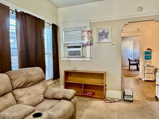 465 E Geary St, Stockton, CA 95204
