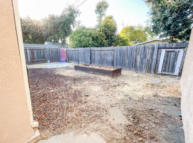 465 E Geary St, Stockton, CA 95204