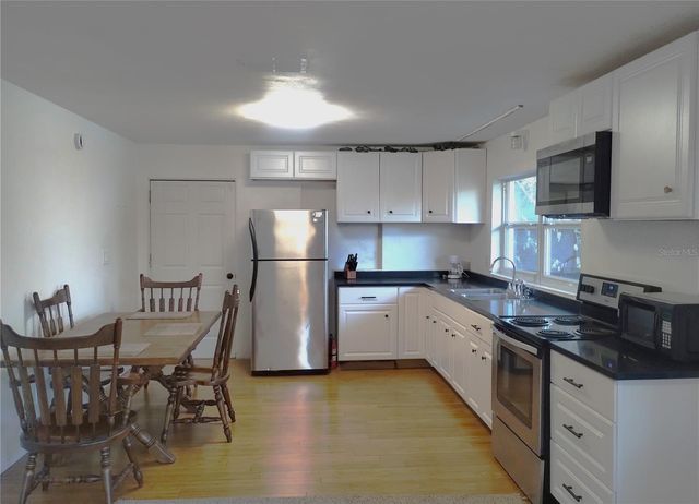 417 E MAIN STREET, Dundee, FL 33838