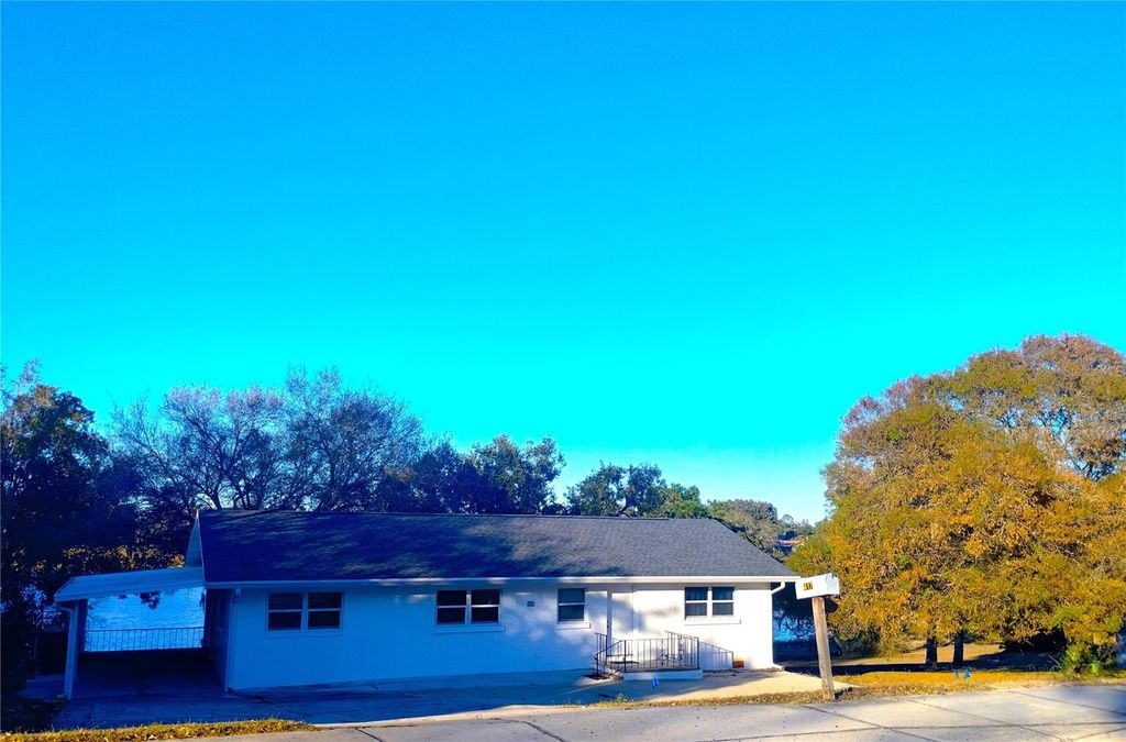 Image 2 of property listing at 417 E MAIN STREET, Dundee, FL 33838