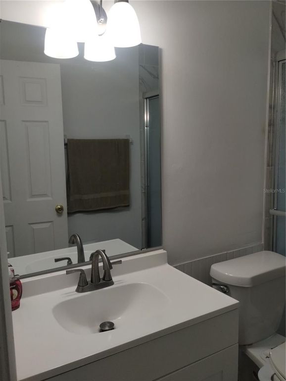 Image 13 of property listing at 417 E MAIN STREET, Dundee, FL 33838