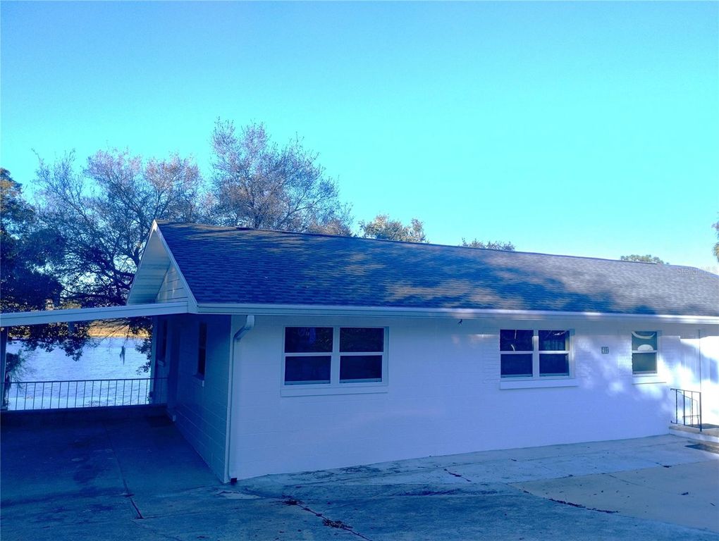 Image 3 of property listing at 417 E MAIN STREET, Dundee, FL 33838