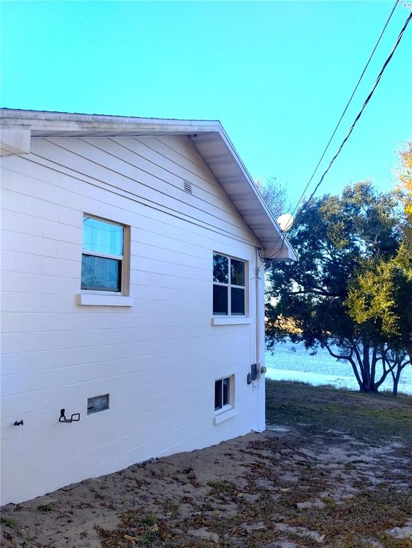 Image 5 of property listing at 417 E MAIN STREET, Dundee, FL 33838