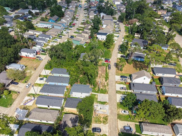 16712 E Ivanhoe, Montgomery, TX 77316