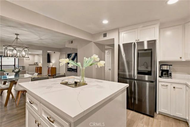 18324 Clark 110, Tarzana, CA 91356