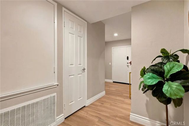 18324 Clark 110, Tarzana, CA 91356