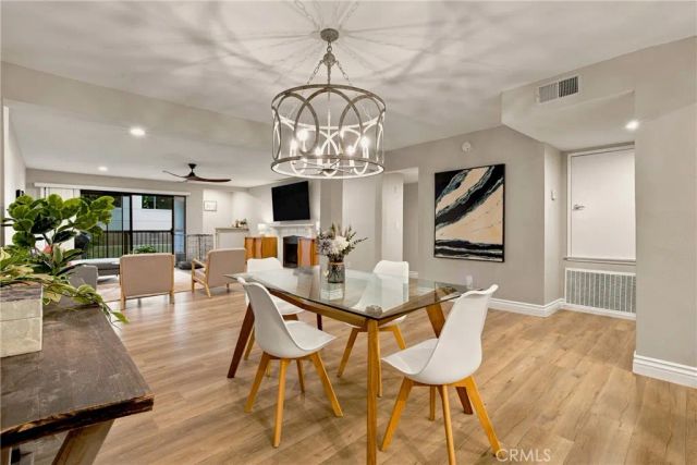 18324 Clark 110, Tarzana, CA 91356
