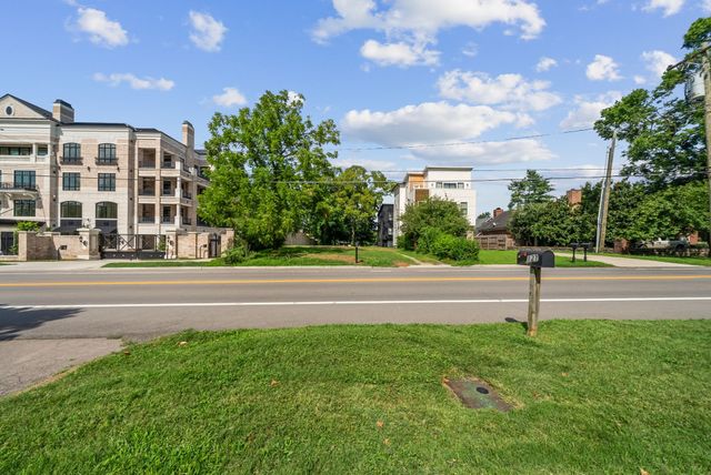 122 Woodmont Blvd, Nashville, TN 37205